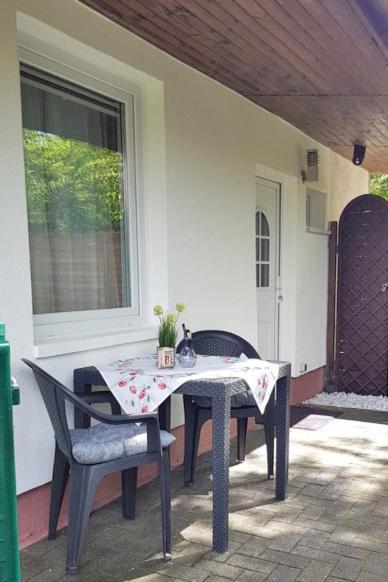 Grosser Gartenbungalow Nr 3 Mit Terrasse - Strandvogtei Sellin Exterior photo